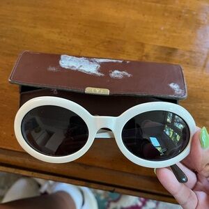 vintage valentino white sunglasses. BROKEN. will need to be fixed